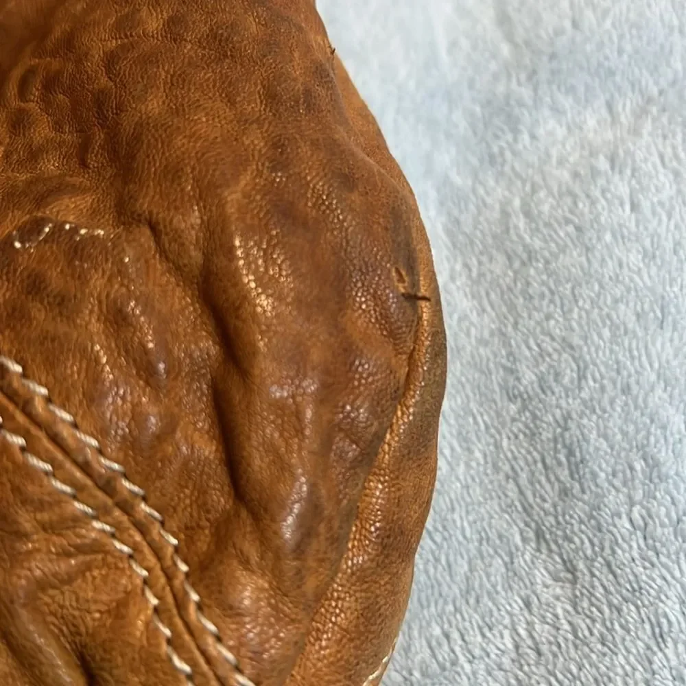 Destressed Leather Innue Bag